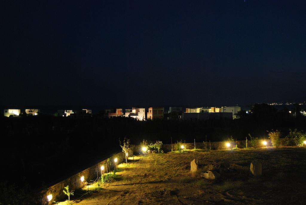 Amfitriti'S Apartment Naxos City Номер фото
